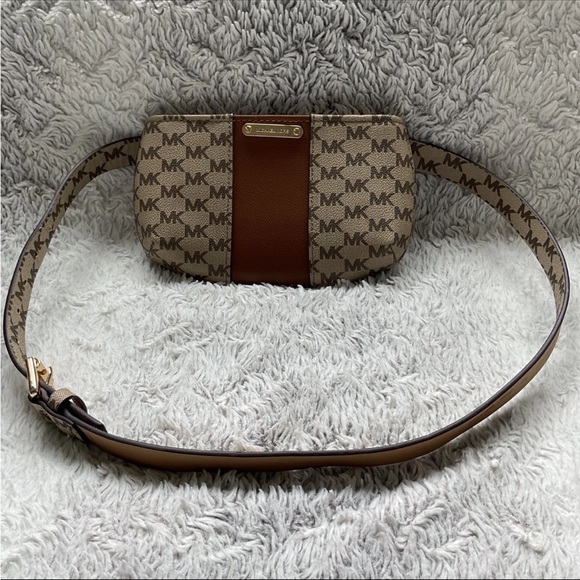 Michael Kors Monogram Brown Belt Bag - Picture 2 of 6